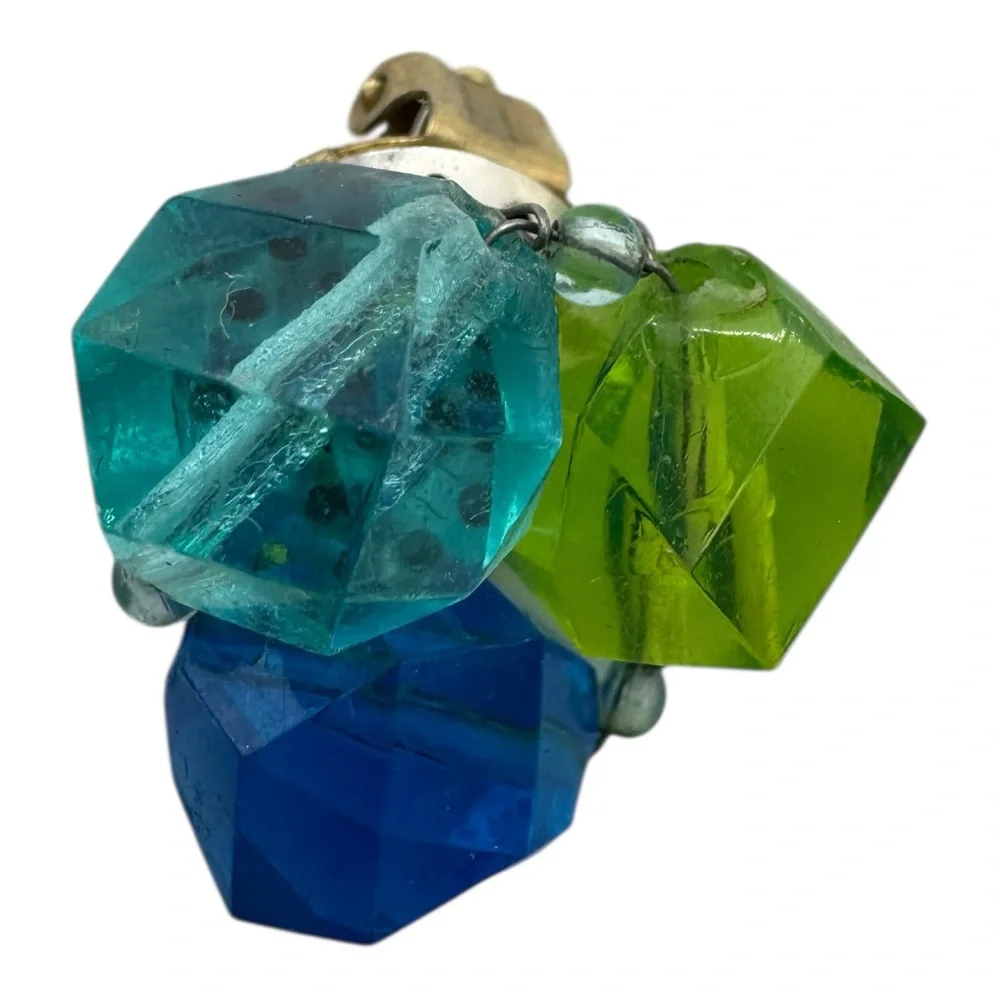 Vintage Clip On Earrings‎ Faceted Lucite Bead Cluster Blue Green 0.5” - Picture 3 of 5